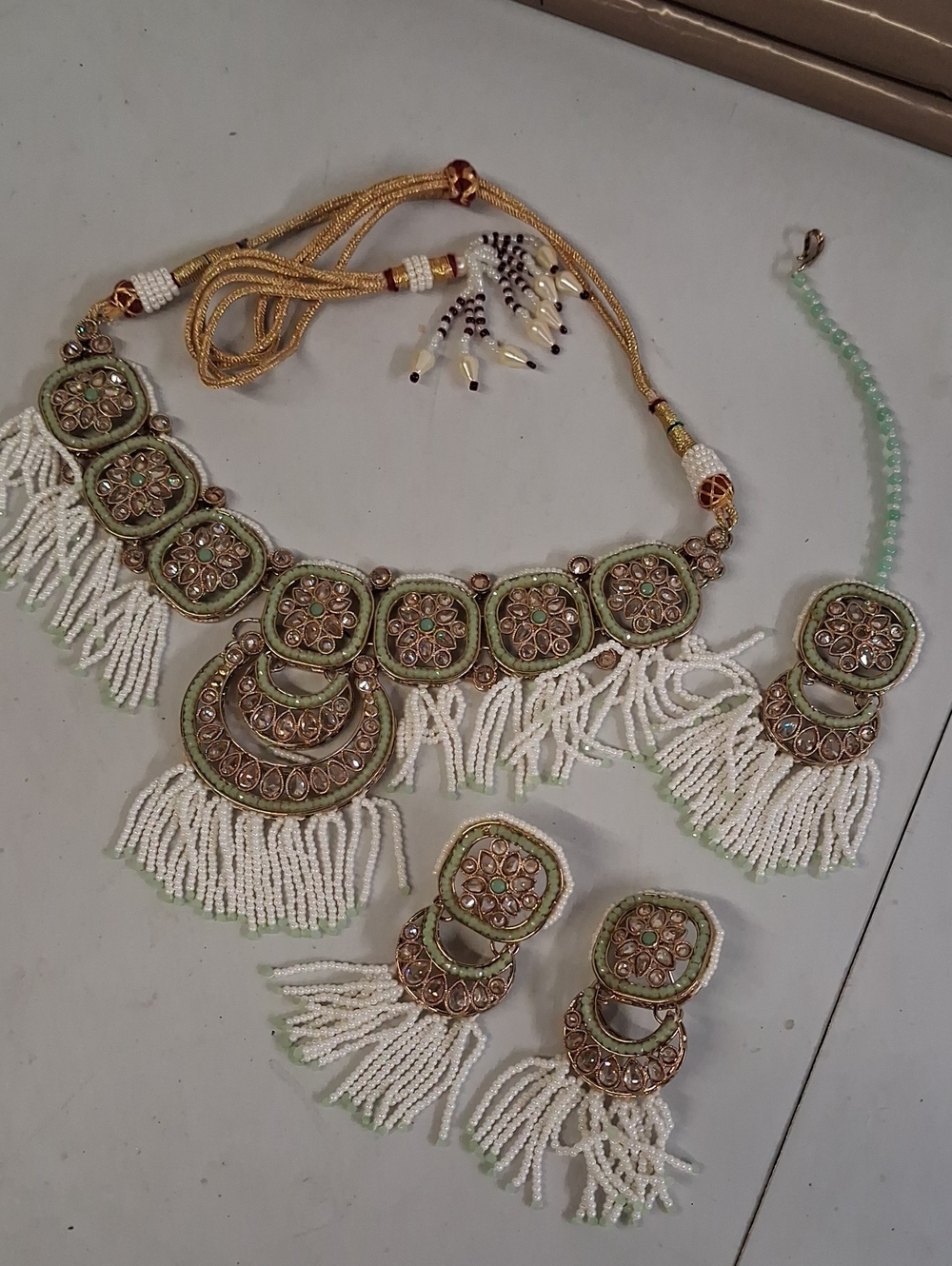 NWT Traditional Kundan Choker Set, Green White & Gold